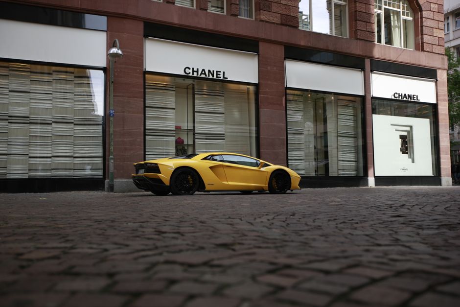 luxury brand reseller